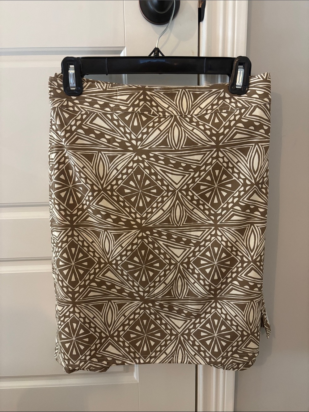 Rip Skirt Hawaii Brown & White Printed Stretch Skirt